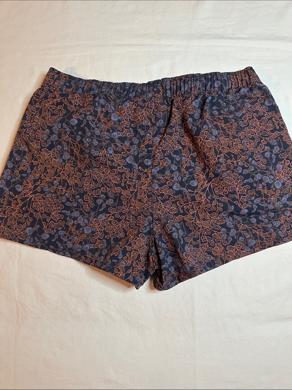 Patagonia Woman’s Barely Baggies 2.5” Shorts Size M - Picture 4 of 9